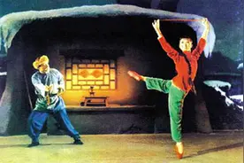 杨白劳欠债不还，犯错在先，为什么最后背上骂名的却是黄世仁？图片