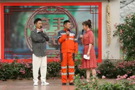 高手在民间11|闫学晶脚下的台球，竟被小伙悄悄“偷梁换柱”图片