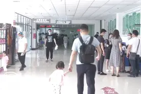 2岁女童鼻子肿胀不通气，医生一看，里面黑乎乎的被腐蚀了图片