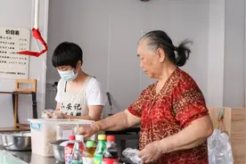 中山路这家手工麻糍，3年内搬迁了5次，顾客一直不离不弃图片