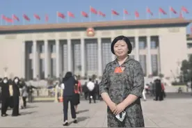 她连续8年当选全国人大代表，参与国家重大考古发掘，今年的议案意义重大！图片