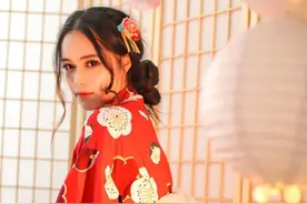 小说：总裁夫人衣着普通去逛街，却被店员说老土赶了出去图片