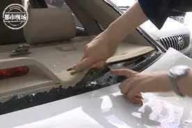 南昌：小区外墙从天而降，车窗玻璃全被砸碎，维修费却成难题图片