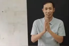 彩票当礼物，老师送高考生一个好彩头图片