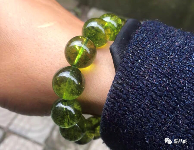 水晶七彩胶花能造假吗 2026年水晶七彩胶花能造假吗图片