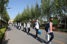 邯郸二中高三年级复课返校第一天——书桌教室，我们来整理！图片