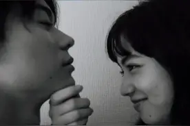 精选壁纸“最后你会发现，和开心一样难的是早点睡”图片