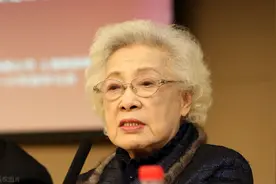 “最美百岁影星”秦怡：两次获终身成就奖，却说一生不值得羡慕图片
