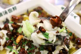 厦门这家开了25年的水煮活鱼老店，性价比之王，终于进岛了图片