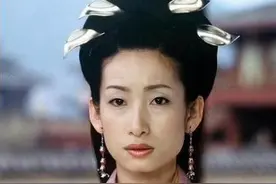 古装剧奇葩造型（2）:那头上的勺子是认真的吗？图片