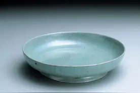 马未都：北宋汝窑青瓷盘，全世界独此一件，开价3亿也不卖图片