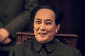 《大决战》全阵容亮相！69岁唐国强再演毛泽东，拿命在创造角色图片