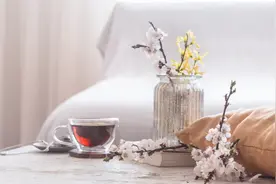 男人眼里，这三种肢体行为，特别撩人图片