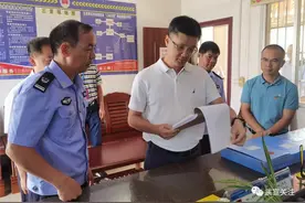 庞科伟在武宣县调研平安建设及扫黑除恶攻坚工作图片