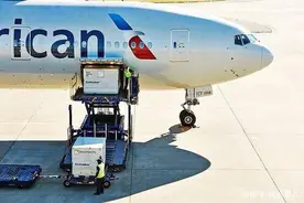 美国航空启动北京至美国全货运航班运送物资图片
