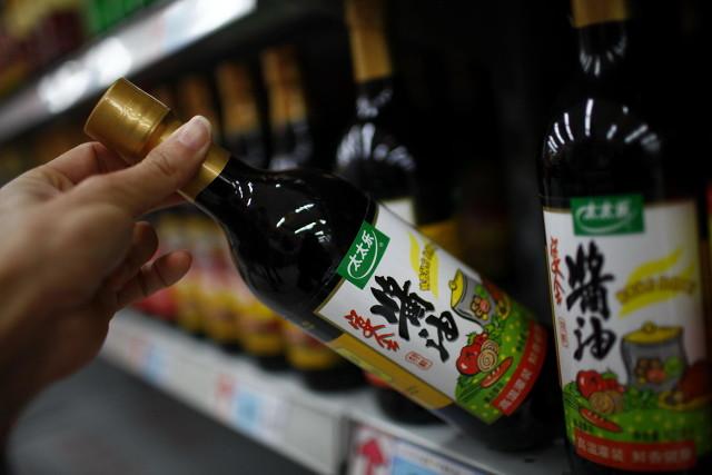 买酱油时，看酱油瓶上这4个字，就能轻松辨别酱油好坏，真实用
