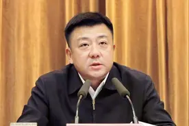 杜小刚当选无锡市长成江苏最年轻市长 曾27岁升正处级