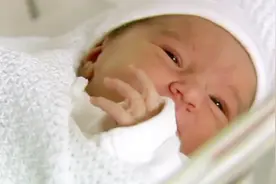 新生儿多重才算合格？在这2个数之间的宝宝，已经赢在起跑线上了视频封面