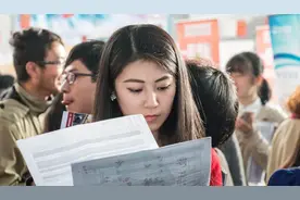 又一“铁饭碗”开始扩招，六险二金让人怦然心动，大专生不容错过图片