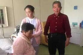 51岁母亲拼二胎，找女儿借母乳被拒绝，女儿：恶心想吐图片