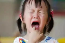 孩子上幼儿园不哭是好事？老师：不哭不闹的娃，很可能是最可怕的图片