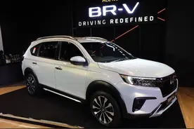 本田全新7座SUV来了，售价10.8万起，BR-V配1.5L，动力够用吗？图片