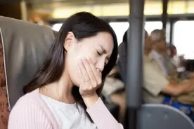 为什么都是怀孕，有的妈妈孕吐剧烈，有的却没啥反应？图片