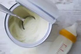 买三段奶粉真的是交智商税，到底有没有必要喝？家长需要了解清楚图片