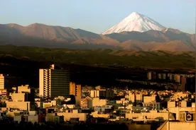 伊朗正式用人民币替代美元，推出过渡版国家货币后，事情有新变化图片