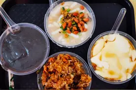 广州大妈开小吃店，人均10块钱吃到撑，许多人排队就为一碗饭图片