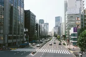 表参道广场为日本著名设计师安藤忠雄设计，位于东京原宿青山一带图片
