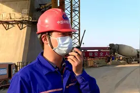 V视｜“精”与“竞”的精神——大桥局五公司项目部副总工程师 陈明哲图片