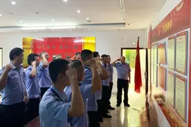 争当擎旗手 冲锋新时代——以党建引领打造最强警务队图片