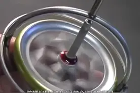 为什么陀螺仪可以旋转不倒？放在棉线上观察，运动过程不敢相信图片