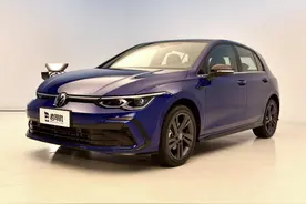 外观更个性的高尔夫，配置丰富油耗却不高，实拍第八代高尔夫图片