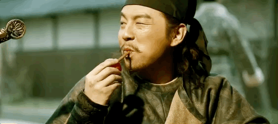 这种水果你吃过吗，绵软能用吸管嘬，其中良品晒干晾制后还有流心