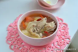 1只鸡做俩菜，奥尔良焗鸡香嫩多汁，山药鸡汤滋补身体，真会吃图片