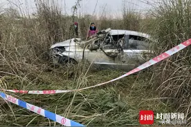 轿车坠河四个月后被打捞上岸 车上两人是夫妻“知情人”透露更多细节图片