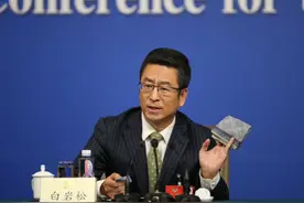 白岩松：再苦也不会送孩子住校，道出住校的弊端，值得家长深思图片