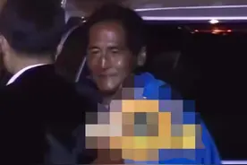 61岁齐秦状态曝光，皮肤黝黑被指像宋小宝，被指像搬砖的干瘪老头图片