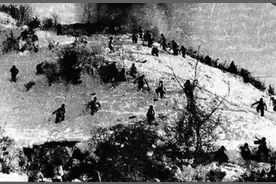 英雄归来！当年他们唱着“打败美国野心狼”出征图片