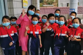 桂林一小学老师赴凉山支教，两个月下来，好多人变化大了图片