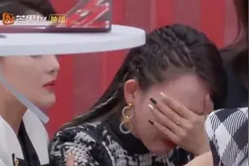 陈梓童蹲在地上暴哭的瞬间……图片