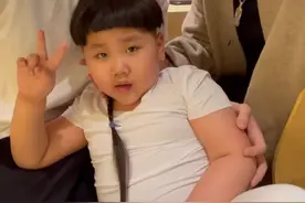 德云社元宵节聚餐，郭德纲小儿子出镜肚腩抢镜！郭麒麟疑又缺席图片