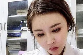 "金刚芭比"怀孕6个月健身房撸铁，怀孕后一身肌肉对宝宝没影响吗图片