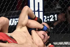 李景亮赛后首发声，这样的自嘲让人心疼图片