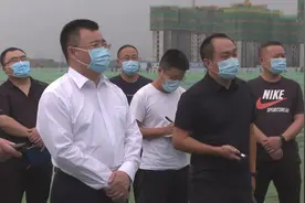 唐山开平区委书记王鸿飞到华侨城、东西马各庄棚改项目现场办公图片