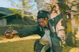 90后横漂小伙自导自演，用手机翻拍武侠片，网友：5万块拍出一百万的效果图片