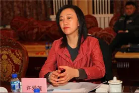 女市长被双开：禁不住诱惑 甘于被“围猎”图片