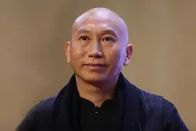 坐拥100亿，周黑鸭夫妇做起LP图片